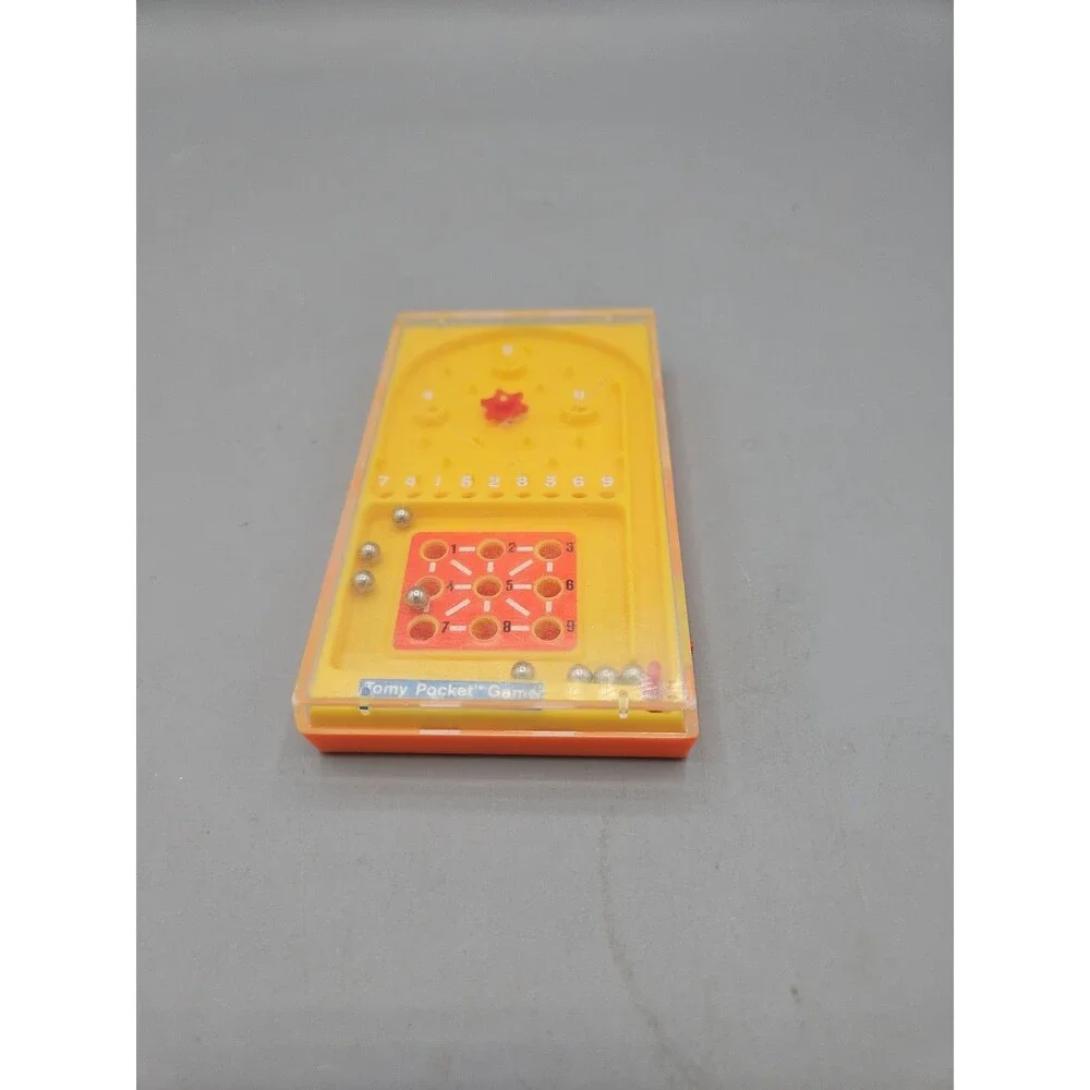 1975 TOMY POCKET GAME, TIC-TAC-SCORE - Fun Toy